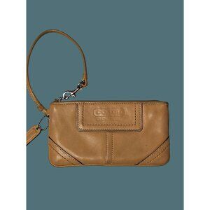 Coach Leatherware Tan/Brown Top Zip  Classic Minimalist Old Money Wristlet